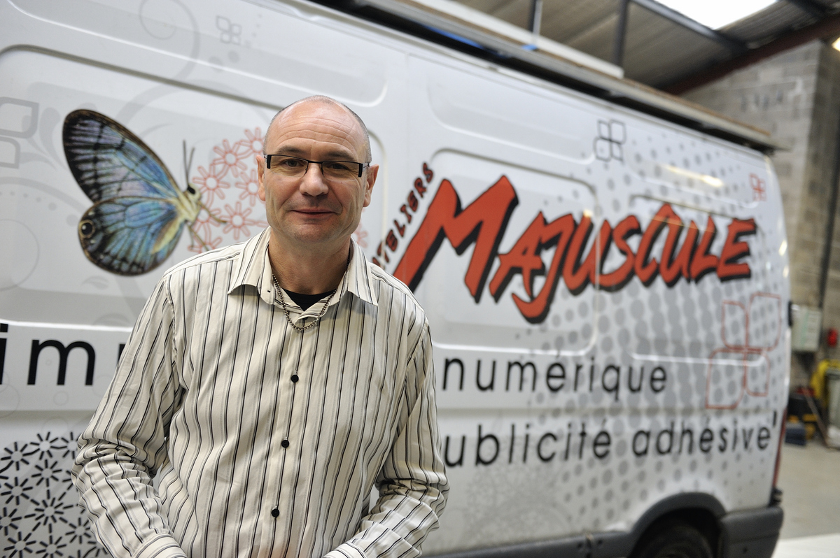 logo ateliers majuscule